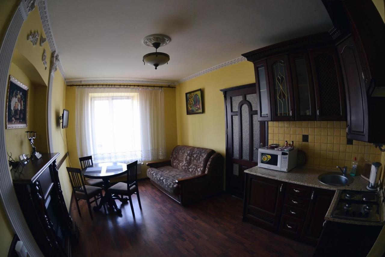 3-Room Apartments In Central City Lviv Exterior photo