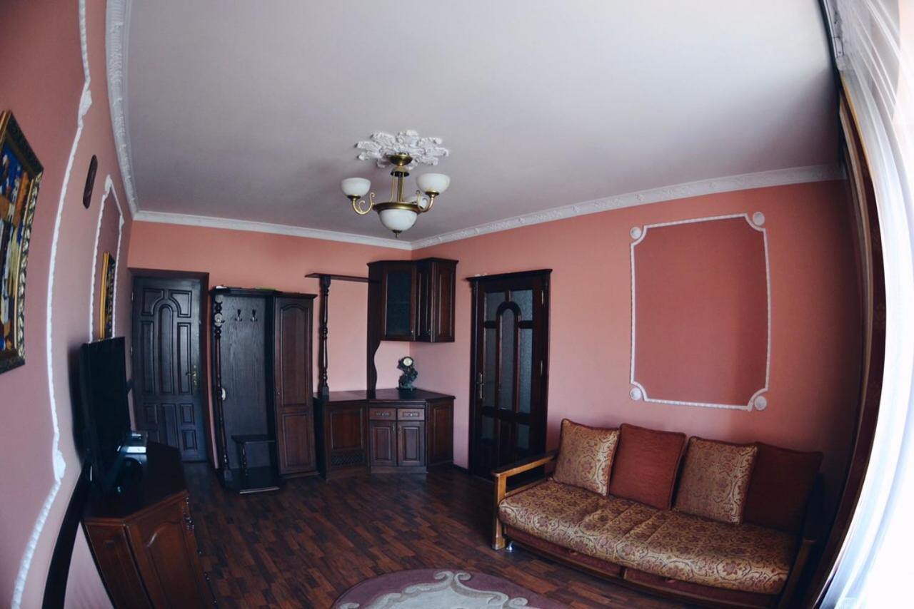 3-Room Apartments In Central City Lviv Exterior photo